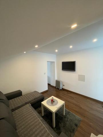 Studio Privee Vesoul -Wifi,Tv,Clim,Parking Gratuit Bagian luar foto