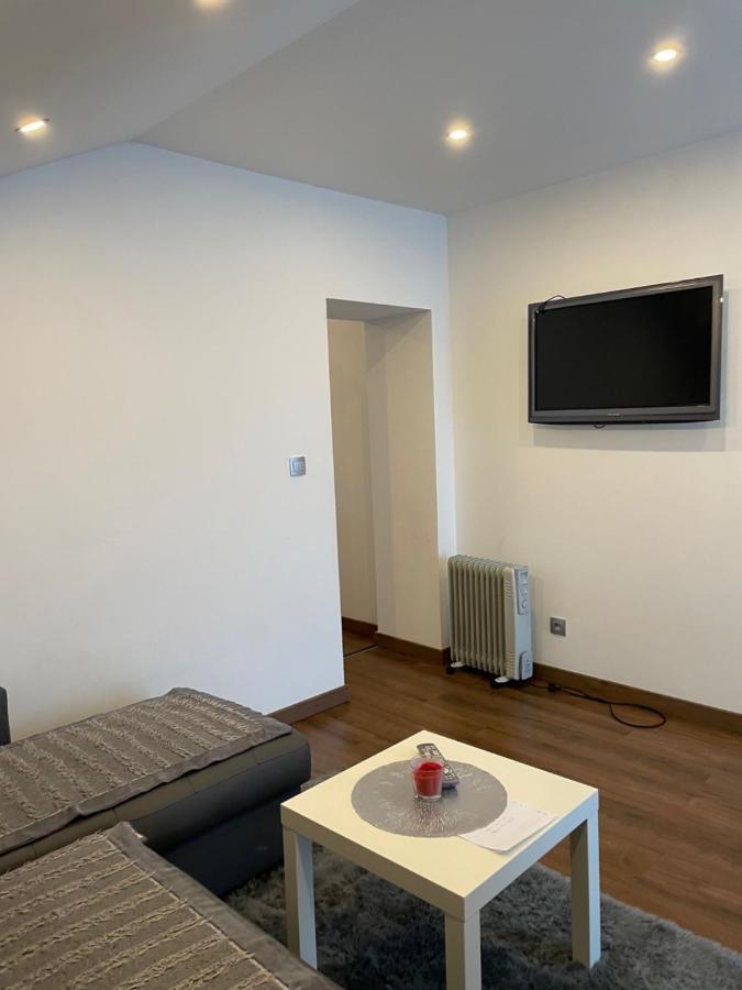Studio Privee Vesoul -Wifi,Tv,Clim,Parking Gratuit Bagian luar foto